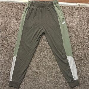 Nike Woman Sm Green/Gray Joggers Elastic Waistband Excellent Condition Like New